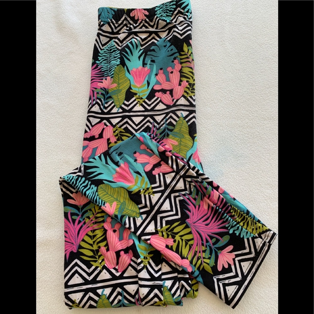 Win Win Leggins.  Size Large.